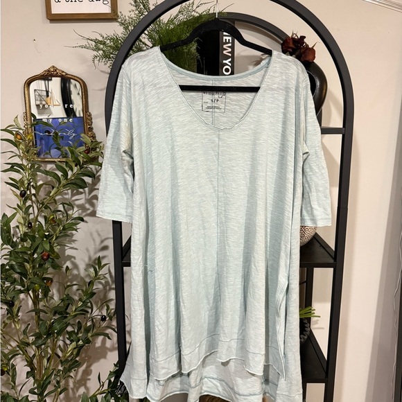 We The Free Sky Blue Short Sleeve Top size small oversized - Picture 1 of 9